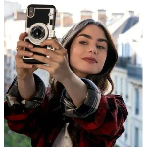Iphone Case 3D Retrô (Emily em Paris) + Alça de Brinde
