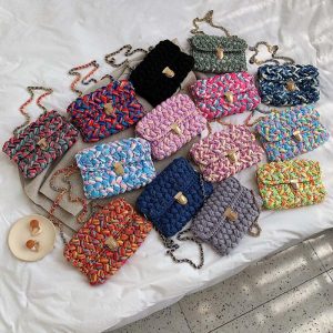 Bolsa carteiro de crochê feita à mão com fios de algodão