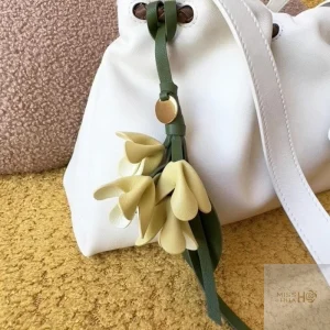 Berloques para Bolsas - Modelo Flores em Couro PU