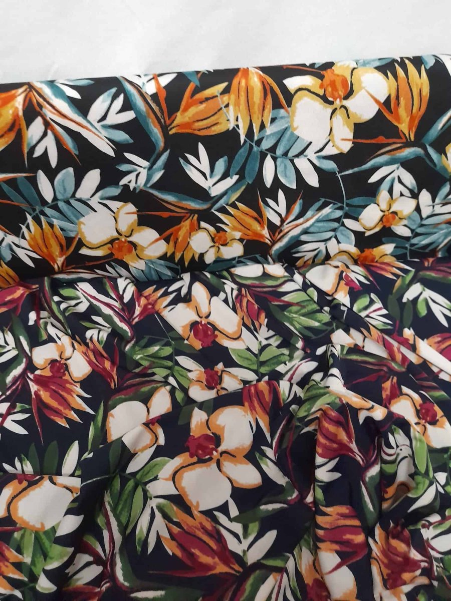 Tecido Confeção | Vestuário | Malha Viscose Estampada | Floral (Fundo Azul Escuro) - Image 6